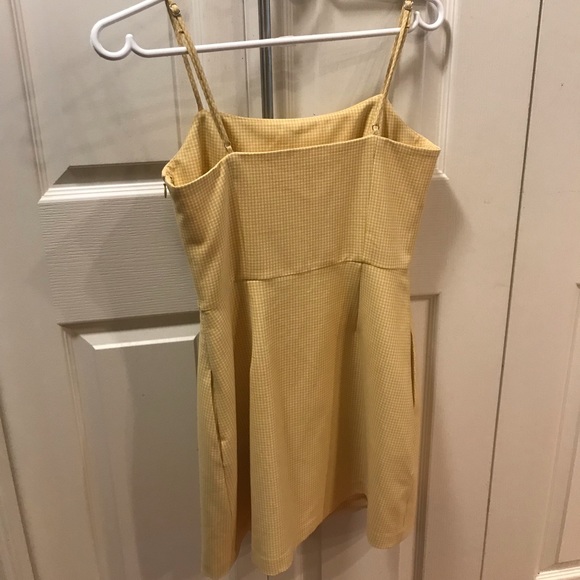 Aritzia (Wilfred) Size 4, plaid pattern, lightly worn - Picture 2 of 4